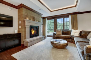 Remodeled 3 Bedroom Valley View at Ritz Carlton condo